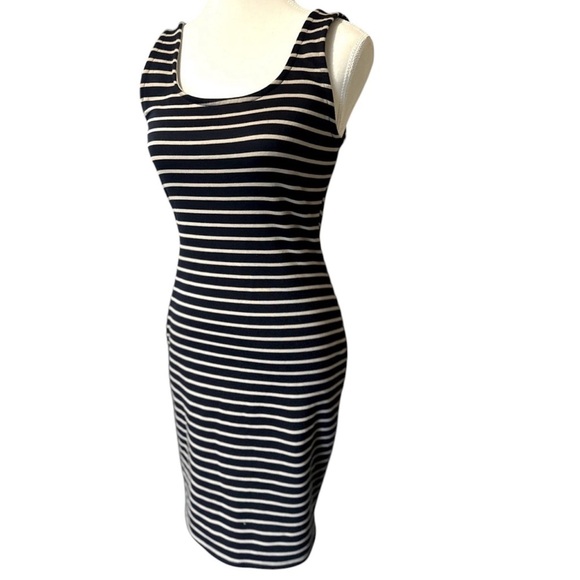 Iris Bodycon stretch dress with back Zipper, Striped sz M, good condition - Picture 2 of 8